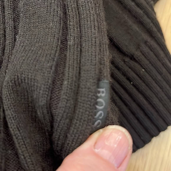 EUC Hugo Boss long sleeve wool turtleneck sweater. - Picture 10 of 12